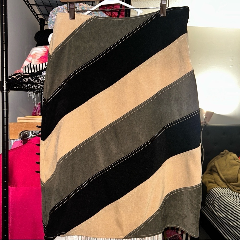 Stylish Women's Striped Skirt